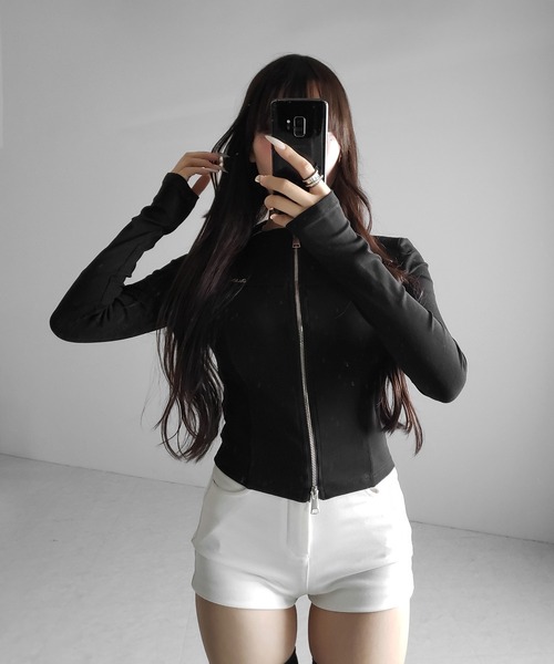 me+em select(ミームセレクト)の「【 2color 】ダブルジップバイカースリムトップス / double zip biker slim tops(その他トップス・レディース・ホワイト/ブラック・FREE)」の13枚目の写真