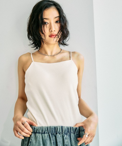 LEPSIM（レプシィム）の「カップ付きWキャミソール　647443（キャミソール・レディース・ブラック/アイボリー/カーキブラウン/レッド・LARGE/MEDIUM）」の2枚目の写真