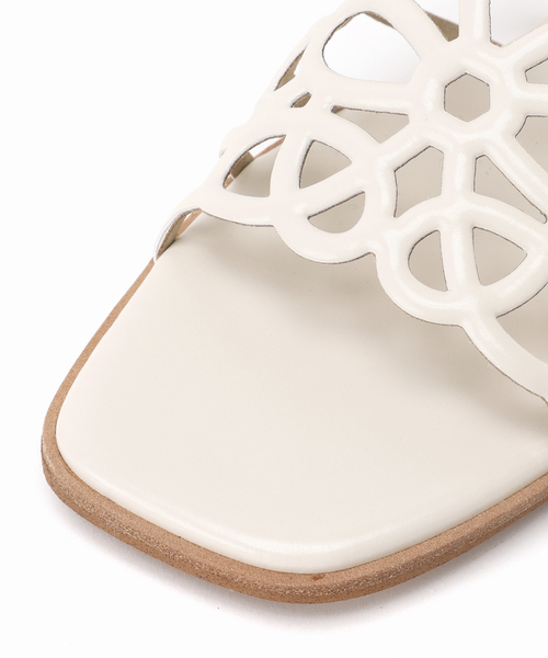 LE TALON(ルタロン)の「フラワーカットワークミュールサンダル(サンダル・レディース・アイボリー/ブラウン/ピンク・X-SMALL/SMALL/MEDIUM/LARGE/X-LARGE)」の18枚目の写真
