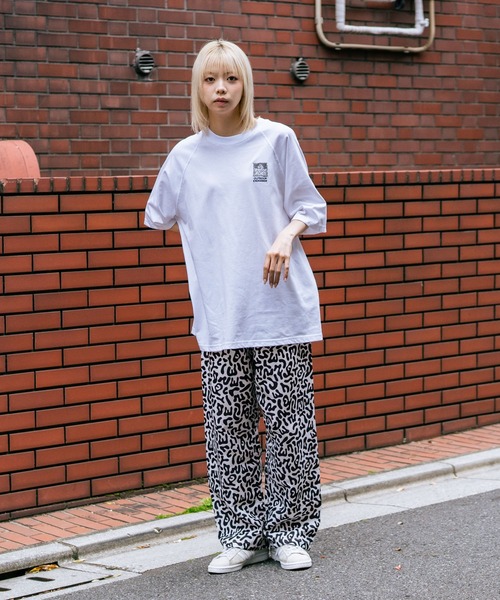 OUTDOOR EXCHANGE（アウトドアエクスチェンジ）の「【OUTDOOR EXCHANGE/アウトドアエクスチェンジ】×【ZERO STAIN/ゼロステイン】コラボ ラグランスリーブ Tシャツ 汗ジミ防止 UVカット 防汚効果 リーフ柄 ブランドロゴ ユニセックス（Tシャツ/カットソー・メンズ・オフホワイト/スミクロ/ホワイト・MEDIUM/LARGE）」の19枚目の写真