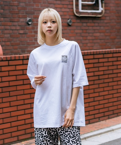 OUTDOOR EXCHANGE（アウトドアエクスチェンジ）の「【OUTDOOR EXCHANGE/アウトドアエクスチェンジ】×【ZERO STAIN/ゼロステイン】コラボ ラグランスリーブ Tシャツ 汗ジミ防止 UVカット 防汚効果 リーフ柄 ブランドロゴ ユニセックス（Tシャツ/カットソー・メンズ・オフホワイト/スミクロ/ホワイト・MEDIUM/LARGE）」の18枚目の写真