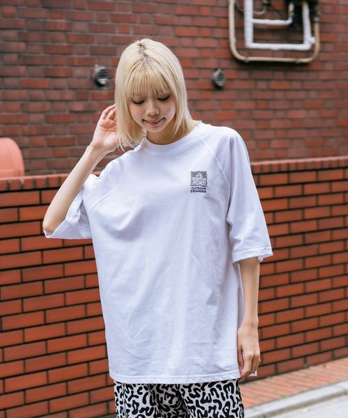 OUTDOOR EXCHANGE（アウトドアエクスチェンジ）の「【OUTDOOR EXCHANGE/アウトドアエクスチェンジ】×【ZERO STAIN/ゼロステイン】コラボ ラグランスリーブ Tシャツ 汗ジミ防止 UVカット 防汚効果 リーフ柄 ブランドロゴ ユニセックス（Tシャツ/カットソー・メンズ・オフホワイト/スミクロ/ホワイト・MEDIUM/LARGE）」の16枚目の写真