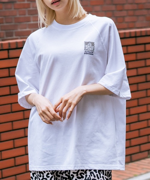 OUTDOOR EXCHANGE（アウトドアエクスチェンジ）の「【OUTDOOR EXCHANGE/アウトドアエクスチェンジ】×【ZERO STAIN/ゼロステイン】コラボ ラグランスリーブ Tシャツ 汗ジミ防止 UVカット 防汚効果 リーフ柄 ブランドロゴ ユニセックス（Tシャツ/カットソー・メンズ・オフホワイト/スミクロ/ホワイト・MEDIUM/LARGE）」の15枚目の写真