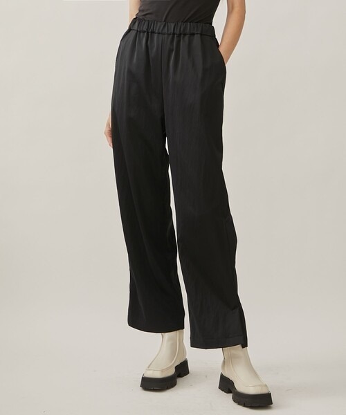 08sircus（ゼロエイトサーカス）の「[08sircus/08サーカス]Milling satin slit pants（その他パンツ・レディース・ブルー/ブラック・1/0）」の2枚目の写真