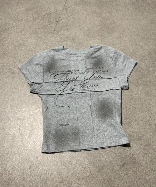 lilful(リルフル)の「【26年春夏新作】アウトシームデザイン スクリプトロゴ コンパクトTシャツ(Tシャツ/カットソー・レディース・ホワイト/ブラック/グレー/モカ・F)」の21枚目の写真