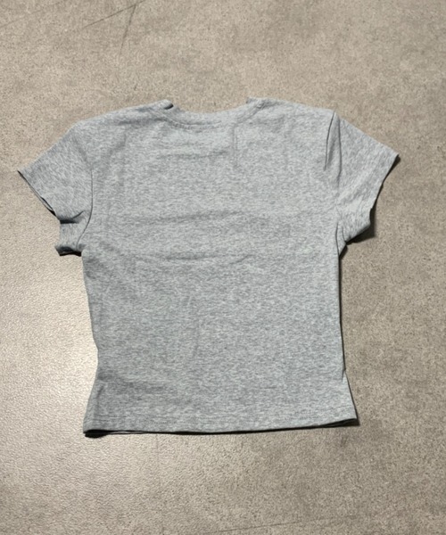 lilful(リルフル)の「【26年春夏新作】アウトシームデザイン スクリプトロゴ コンパクトTシャツ(Tシャツ/カットソー・レディース・ホワイト/ブラック/グレー/モカ・F)」の22枚目の写真