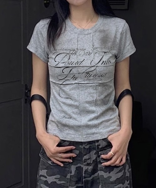 lilful(リルフル)の「【26年春夏新作】アウトシームデザイン スクリプトロゴ コンパクトTシャツ(Tシャツ/カットソー・レディース・ホワイト/ブラック/グレー/モカ・F)」の19枚目の写真