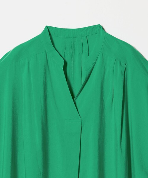 green label relaxing（グリーンレーベルリラクシング）の「［size SHORTあり］ショルダー タック スキッパー ブラウス（シャツ/ブラウス・レディース・ネイビー/ケリーグリーン/その他1/オフホワイト・SHORT/FREE）」の7枚目の写真