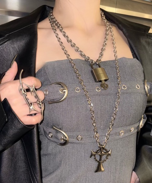 ROSEN KREUZ（ローゼンクロイツ）の「【Rosen Kreuz】SEALED FAITH PADLOCK NECKLACE / 【ローゼンクロイツ】シールドフェイスロックネックレス＜着用動画あり＞（ネックレス・メンズ・シルバー・ONE SIZE）」の12枚目の写真