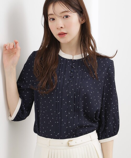 grove(グローブ)の「【二の腕カバー・お仕事】フロントタック配色ブラウス(シャツ/ブラウス・レディース・ホワイト系7/ライトグレー系4/ホワイト系3/ネイビー系・02/03/01/05/04)」の1枚目の写真