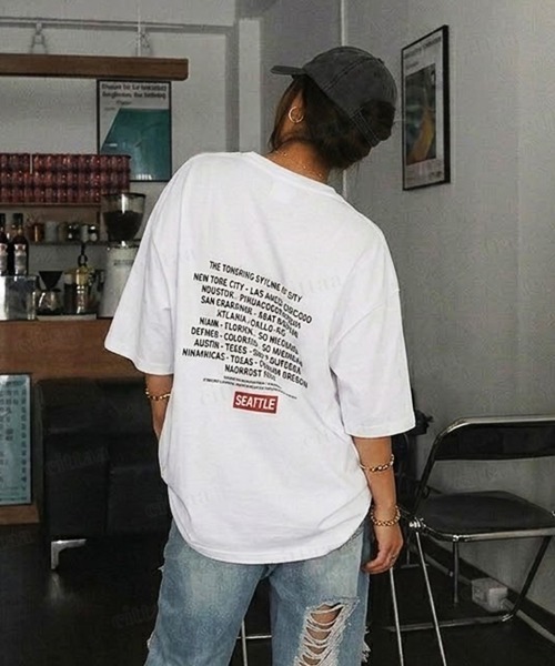 Dalfwin(ダールフィン)の「韓国ファッション SEATTLE英字バックプリント半袖Tシャツ(Tシャツ/カットソー・レディース・ベージュ/ホワイト/チャコールグレー/グレー・FREE)」の3枚目の写真