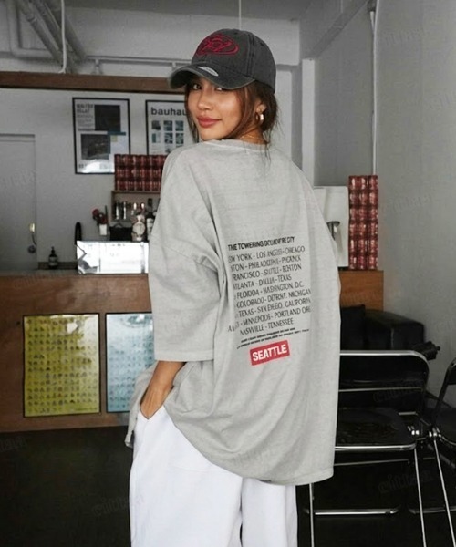 Dalfwin(ダールフィン)の「韓国ファッション SEATTLE英字バックプリント半袖Tシャツ(Tシャツ/カットソー・レディース・ベージュ/ホワイト/チャコールグレー/グレー・FREE)」の13枚目の写真