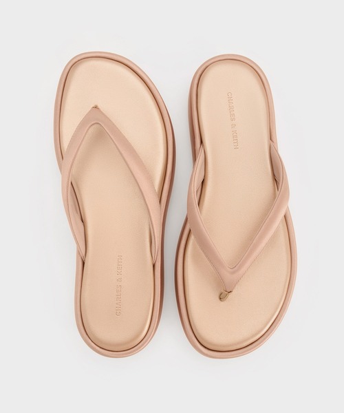 CHARLES & KEITH(チャールズ & キース)の「サテン トング フラットフォーム サンダル(サンダル・レディース・アイボリー/ブラック系その他2・22.5cm/23cm/23.5cm/24.5cm/25cm/25.5cm)」の8枚目の写真