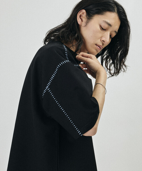 Firsthand(ファーストハンド)の「Firsthand/ファーストハンド ボックスシルエット 配色ラダーステッチ クルーネック Tシャツ(Tシャツ/カットソー・メンズ・ホワイト/ブラック/チャコールグレー・MEDIUM/LARGE)」の3枚目の写真