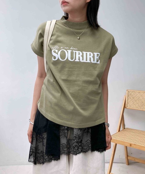 AS KNOW AS plus(アズノゥアズプラス)の「〇モックネック フレンチスリーブ ロゴTシャツ(Tシャツ/カットソー・レディース・ブラック/杢グレー/グリーン/オフホワイト・FREE)」の4枚目の写真