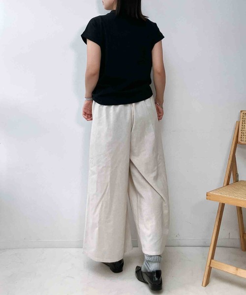 AS KNOW AS plus(アズノゥアズプラス)の「〇モックネック フレンチスリーブ ロゴTシャツ(Tシャツ/カットソー・レディース・ブラック/杢グレー/グリーン/オフホワイト・FREE)」の12枚目の写真