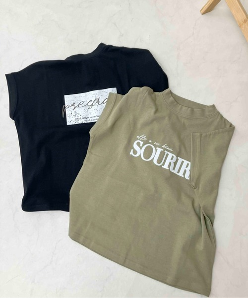 AS KNOW AS plus(アズノゥアズプラス)の「〇モックネック フレンチスリーブ ロゴTシャツ(Tシャツ/カットソー・レディース・ブラック/杢グレー/グリーン/オフホワイト・FREE)」の5枚目の写真