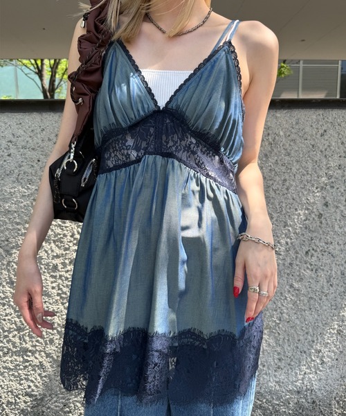 Ameri(アメリ)の「MEDI DENIM TOUCH LACE MIX TUNIC CAMISOLE(キャミソール・レディース・ホワイト/ネイビー/ブラック・FREE)」の10枚目の写真