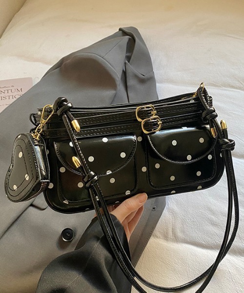 LAC-VERT(ラック・ヴェール)の「2WAYドット柄ダブルベルトバッグ(ショルダーバッグ・レディース・オフホワイト/レッド/ブラウン/ブラック・FREE)」の7枚目の写真