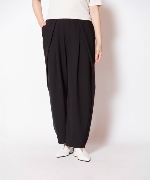 OSMOSIS(オズモーシス)の「タックカーブパンツ(その他パンツ・レディース・ダークグレー/ブラック/ライトグレー・ONE SIZE)」の8枚目の写真