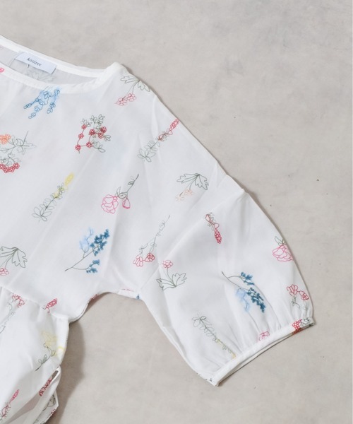 &soiree(アンドソワレ)の「ボタニカルオーバーサイズワンピース(ワンピース・レディース・ホワイト・X-LARGE/LARGE/MEDIUM)」の6枚目の写真