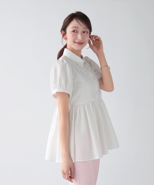 Mirenue(ミレニュー)の「フロントフリルペプラムブラウス(シャツ/ブラウス・レディース・ブルー/ホワイト/ネイビー・FREE)」の12枚目の写真