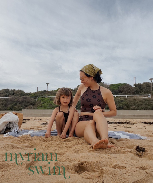 IENA ENFANT(イエナアンファン)の「【myriam swim/ミリアムスイム】 Cropped High NeckTop(大人サイズ)(水着・レディース・ブラウン・SMALL)」の3枚目の写真