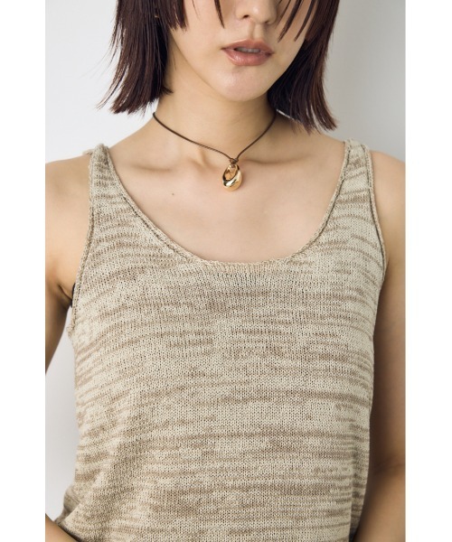 AZUL by moussy(アズールバイマウジー)の「メランジニットキャミソール(キャミソール・レディース・ブルー系その他/ベージュ系その他/イエロー系その他・SMALL/MEDIUM)」の8枚目の写真
