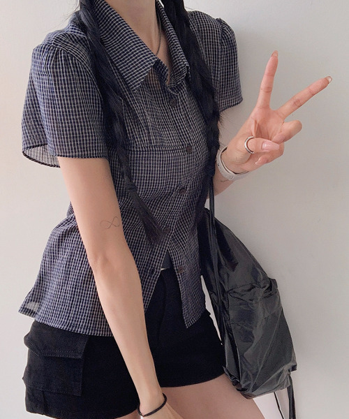VIVID LADY（ビビッドレディー）の「チェック柄 半袖カラーシャツ（シャツ/ブラウス・レディース・グレー/ネイビー/ライトブルー・FREE）」の4枚目の写真