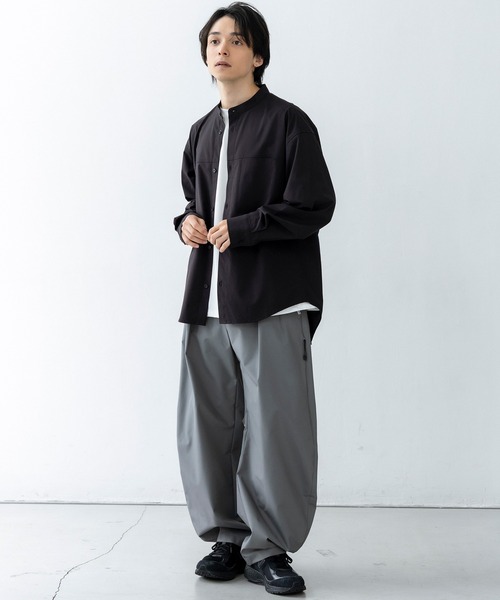 +phenix(プラスフェニックス)の「+phenix(プラスフェニックス)SEAM POCKET BAND COLLAR SHIRT / シームポケット バンドカラーシャツ(シャツ/ブラウス・メンズ・ブルー/ブラック/サックスブルー・M/XL/L)」の4枚目の写真