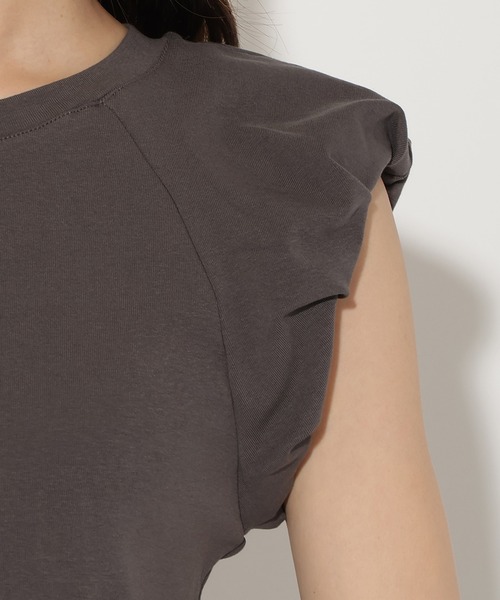 AND COUTURE(アンドクチュール)の「タックバルーンスリーブプルオーバー(Tシャツ/カットソー・レディース・ピンク/チャコールグレー/オフホワイト・FREE)」の13枚目の写真