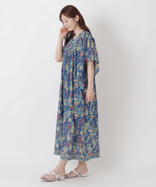 one'sterrace(ワンズテラス)の「リゾート サーカス柄ワンピース(ワンピース・レディース・オレンジ系その他5/ブルー系その他7/ベージュ系8・02)」の2枚目の写真