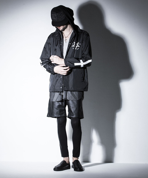 NO ID.(ノーアイディ)の「mj3728-NタフタペンタグラムプリントコーチJKT ジャケット(ナイロンジャケット・メンズ・ブラック/ホワイト・2/1/3)」の9枚目の写真