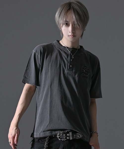 SILVER BULLET(シルバーバレット)の「『SILVER BULLET SELECT AP/シルバーバレットセレクト』フェイクレイヤードヘンリーネックTEE(Tシャツ/カットソー・メンズ・ライトグレー/ブラック/ホワイト・L/M)」の1枚目の写真