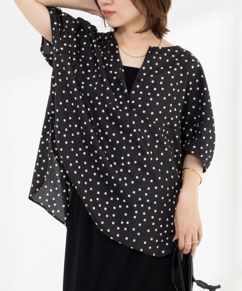 Rie Miller(リエミラー)の「《接触冷感》ウォッシャブルキャップスリーブプルオーバー(シャツ/ブラウス・レディース・ブラウン系その他/ベージュ系その他/ブラック系その他・38)」の1枚目の写真