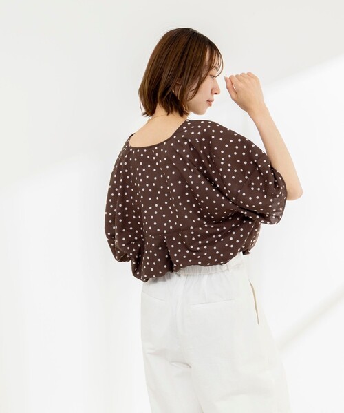 Rie Miller(リエミラー)の「《接触冷感》ウォッシャブルキャップスリーブプルオーバー(シャツ/ブラウス・レディース・ブラウン系その他/ベージュ系その他/ブラック系その他・38)」の21枚目の写真