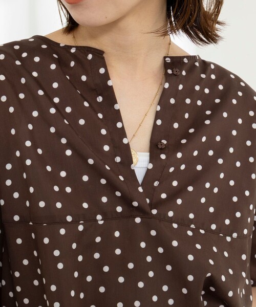 Rie Miller(リエミラー)の「《接触冷感》ウォッシャブルキャップスリーブプルオーバー(シャツ/ブラウス・レディース・ブラウン系その他/ベージュ系その他/ブラック系その他・38)」の22枚目の写真