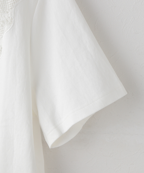 Spick & Span(スピックアンドスパン)の「《一部店舗+WEB限定》BERENICE. / べレニス TSHIRT COL ROND BRODERIE V(Tシャツ/カットソー・レディース・ホワイト・SMALL)」の3枚目の写真