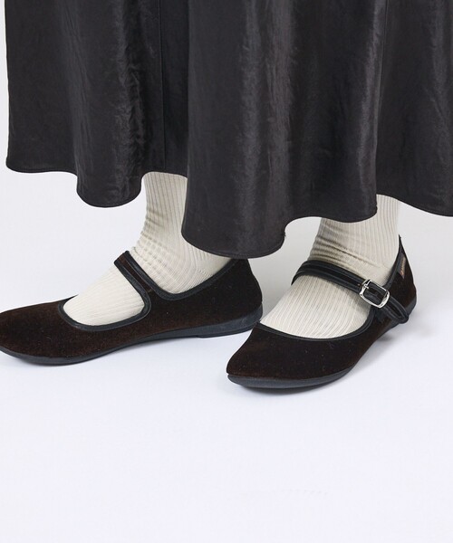 ALBEROLA(アルベローラ)の「【ALBEROLA / アルベローラ】ベロア メリージェーン/バレエシューズ/ベロア(バレエシューズ・レディース・ブラウン/ブラック・23/22/25/24)」の2枚目の写真