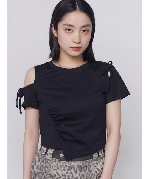 EMODA（エモダ）の「アシンメトリーカットアウトTシャツ（Tシャツ/カットソー・レディース・ブラック/グレー/ホワイト・FREE）」の4枚目の写真