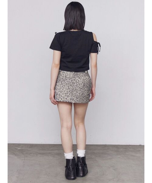 EMODA（エモダ）の「アシンメトリーカットアウトTシャツ（Tシャツ/カットソー・レディース・ブラック/グレー/ホワイト・FREE）」の10枚目の写真
