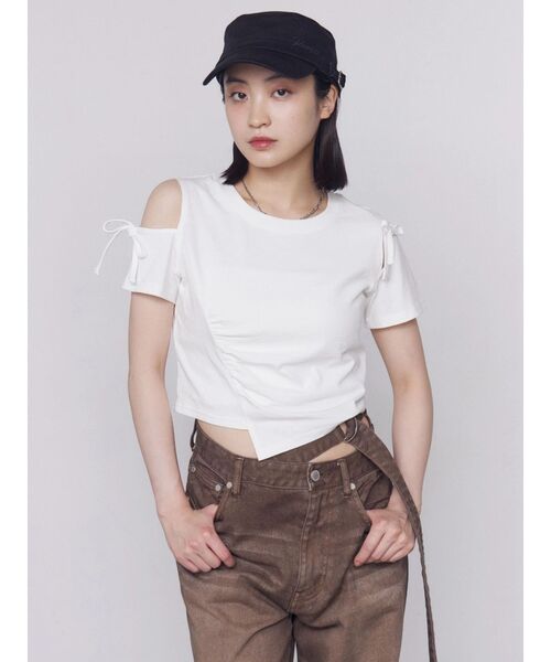 EMODA（エモダ）の「アシンメトリーカットアウトTシャツ（Tシャツ/カットソー・レディース・ブラック/グレー/ホワイト・FREE）」の20枚目の写真