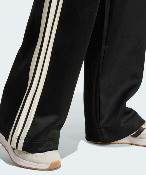 adidas(アディダス)の「スタジアム スリーストライプス トラックパンツ / アディダス adidas(スウェットパンツ・レディース・ブラック・LARGE/MEDIUM/SMALL/X-LARGE/X-SMALL)」の5枚目の写真