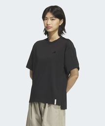 エッセンシャルズ プラス スリーストライプス ルーズフィット半袖Tシャツ / アディダス adidas