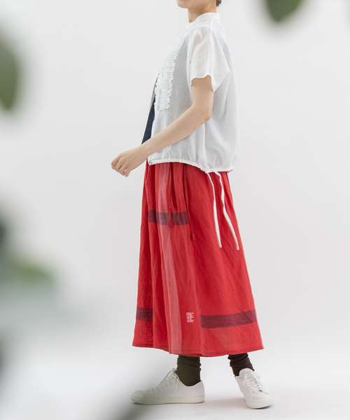 nop de nod(ノップドゥノッド)の「ラミースタンドカラーフリルブラウス(シャツ/ブラウス・レディース・ダークブラウン/オフホワイト/ネイビー・M)」の11枚目の写真