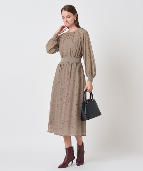 ANAYI(アナイ)の「フロッキードットプリント ワンピース(ワンピース・レディース・ブラック/ブラウン・38/36)」の8枚目の写真