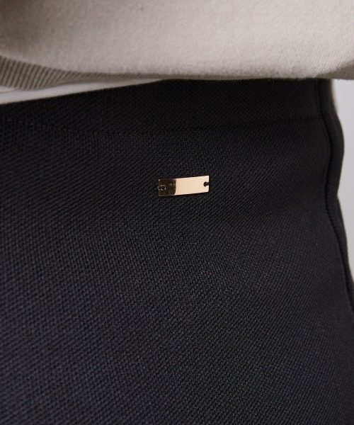 CHIC STYLE(シックスタイル)の「ニットマキシタイトスカート<大きいサイズ有>シックスタイル(スカート・レディース・アイボリー/チャコール/ブラック・5L/4L/3L/LL/L/M)」の6枚目の写真