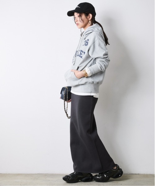 CHIC STYLE(シックスタイル)の「ニットマキシタイトスカート<大きいサイズ有>シックスタイル(スカート・レディース・アイボリー/チャコール/ブラック・5L/4L/3L/LL/L/M)」の9枚目の写真