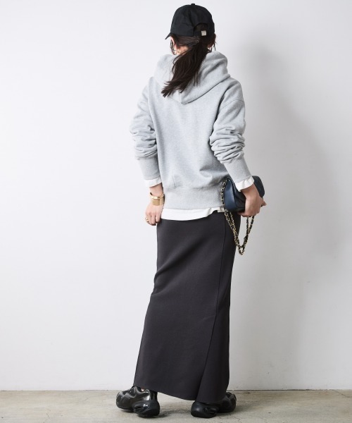 CHIC STYLE(シックスタイル)の「ニットマキシタイトスカート<大きいサイズ有>シックスタイル(スカート・レディース・アイボリー/チャコール/ブラック・5L/4L/3L/LL/L/M)」の10枚目の写真