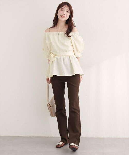 natural couture(ナチュラルクチュール)の「袖タックペプラムブラウス(シャツ/ブラウス・レディース・アイボリー/ブラック/サックスブルー・FREE)」の21枚目の写真
